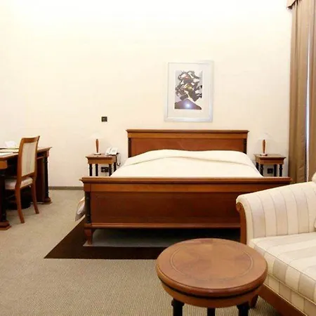 Hotel Eugenia 4*