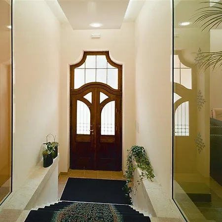 Hotel Eugenia 4*